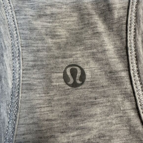 Lululemon Tank Top Womens Size 4 Heather Grey Pullover Racerback Lightweight - Picture 4 of 10